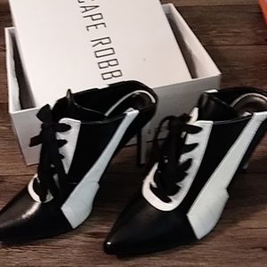 Women's Shoe size 10